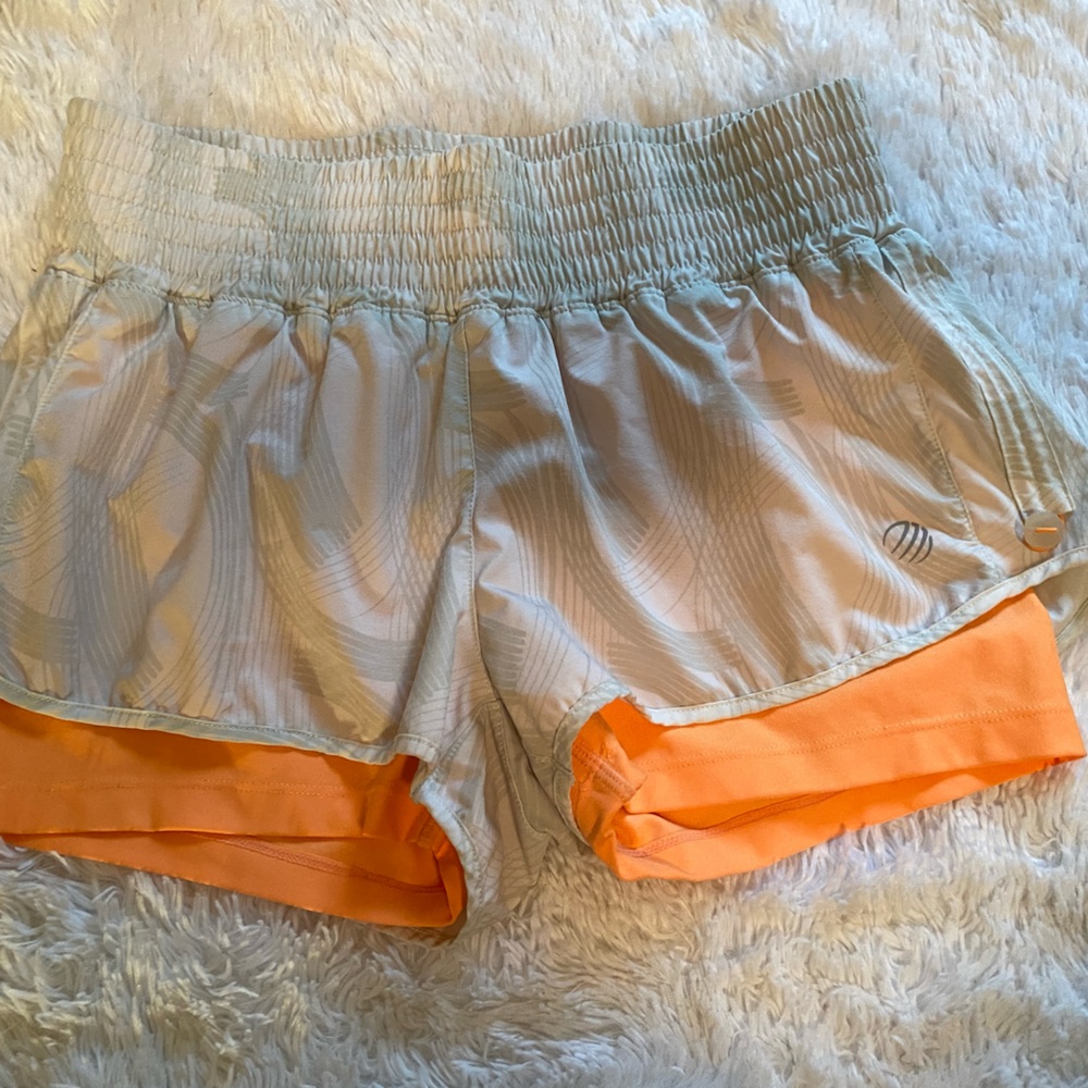 MPG workout shorts size medium